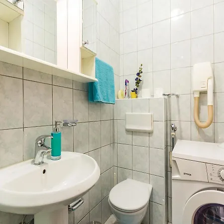 Two-bedroom In Appartement *