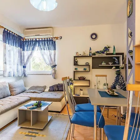 Two-bedroom In Appartement *